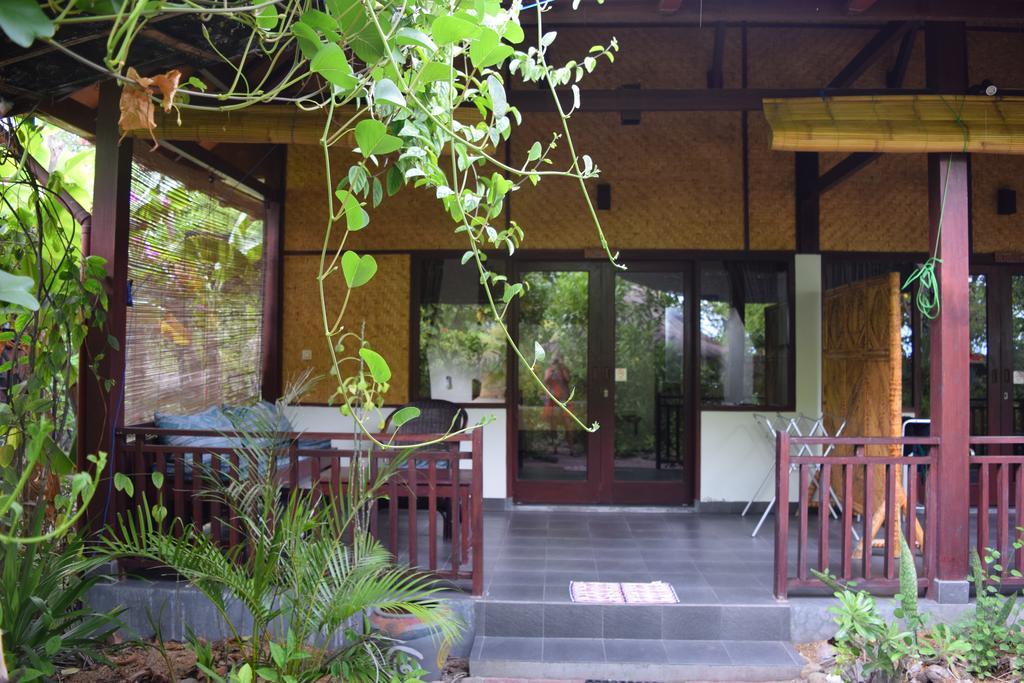 Ana Warung & Bungalows Ilhas Gili Exterior foto